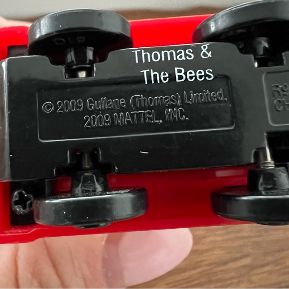 Thomas & Friends Train Engine Take n Play Along Diecast the Bees 2009 Car - Picture 5 of 5